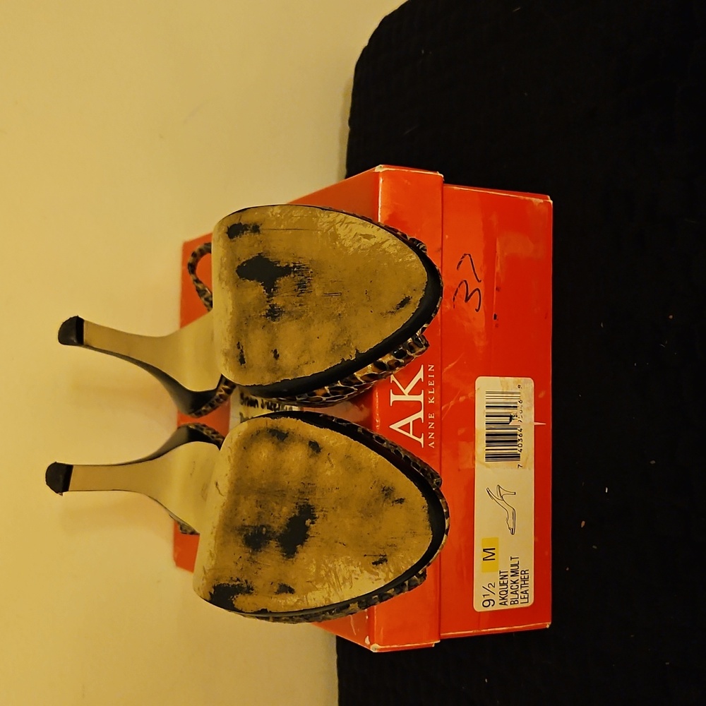 Anne Klein Patent Leather Snakeskin Peep Toe Sling Back Pumps 9-1/2 M - Picture 5 of 8